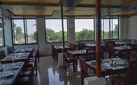 Hotel Paradise Inn