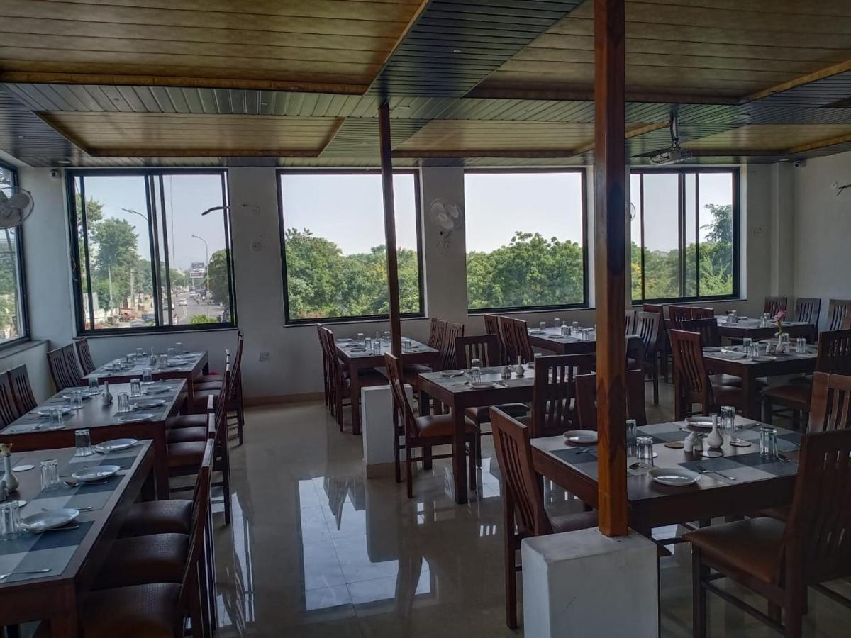 Hotel Paradise Inn Udaipur Exterior photo